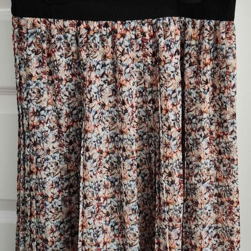 Unique LOFT Skirt- size xs